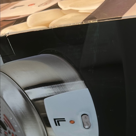 NEW Sharper Image Silver S’mores Maker - Picture 5 of 5